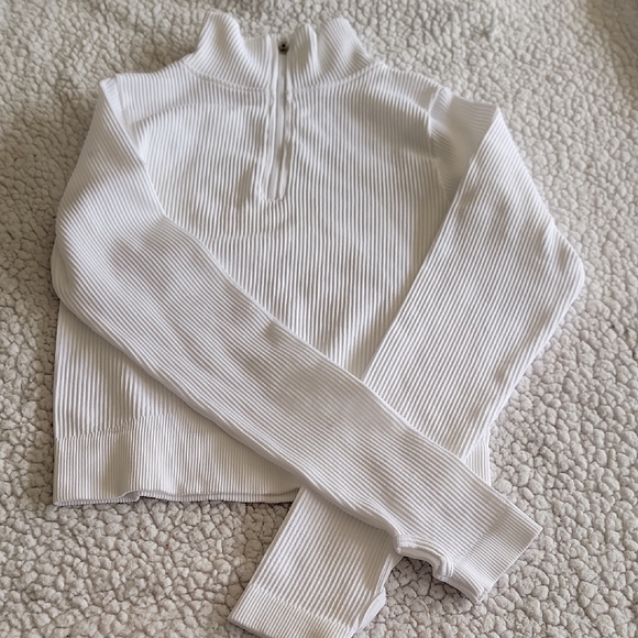 Otos Sweaters - Elegant White Women's Turtleneck Sweater